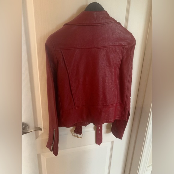 Zara size s . Classic garment. Beautiful blood red colour. Excellent condition! - Picture 2 of 3